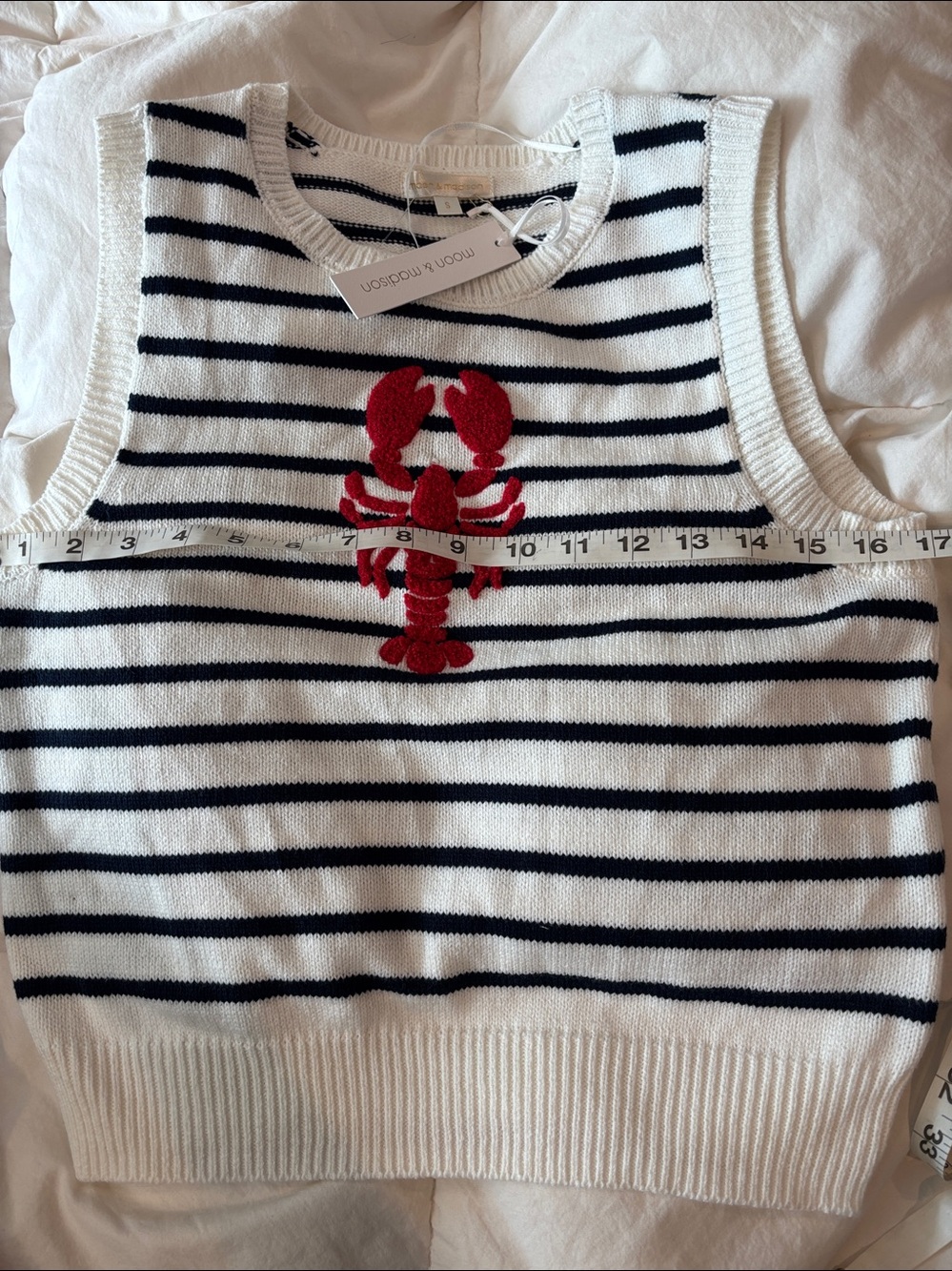 NWT Moon & Madison Striped Knit Red Lobster Motif sweater vest - S - Picture 8 of 8